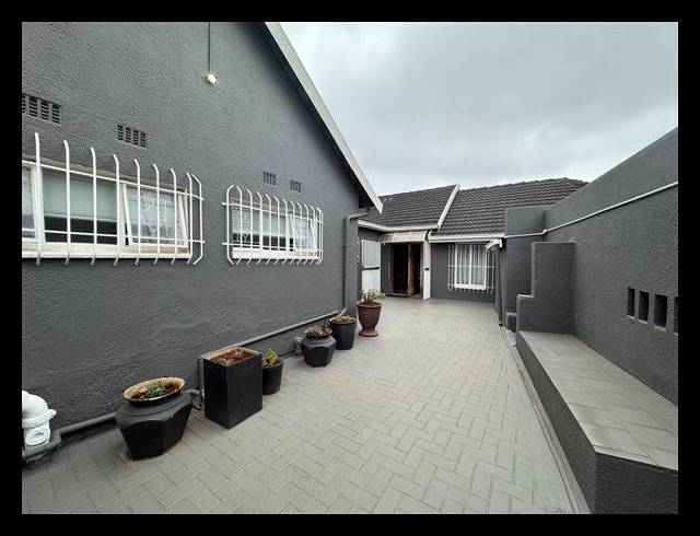 3 BEDROOM HOUSE FOR SALE IN BIRCHLEIGH